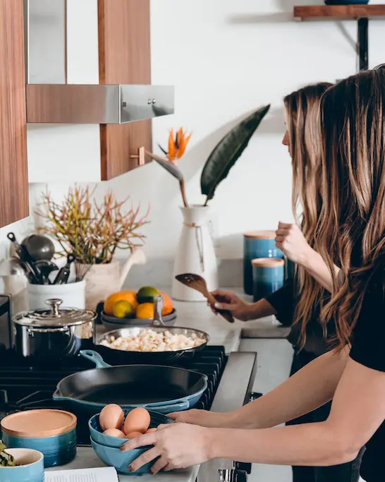 people cooking together