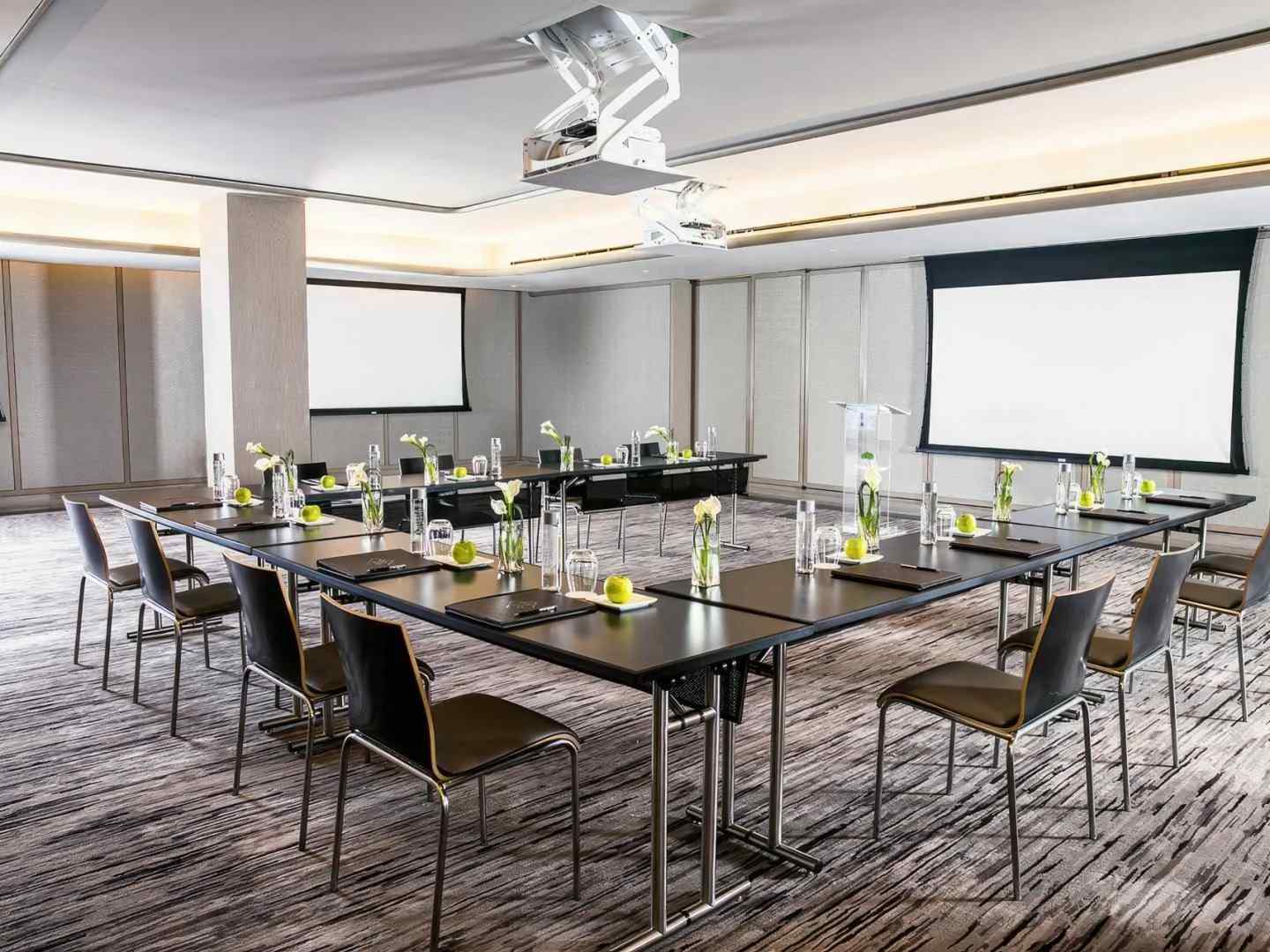 the salon venue meeting